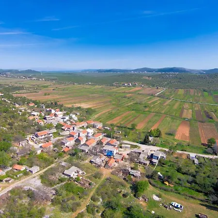 Semesterbostad House With A Parking Space Kasic, Sibenik - 20879 *
